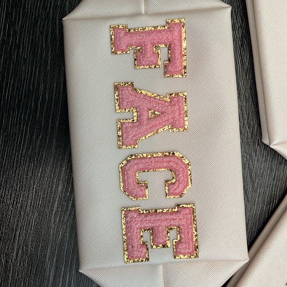 Cute cosmetic patch bags - Picture 2 of 6